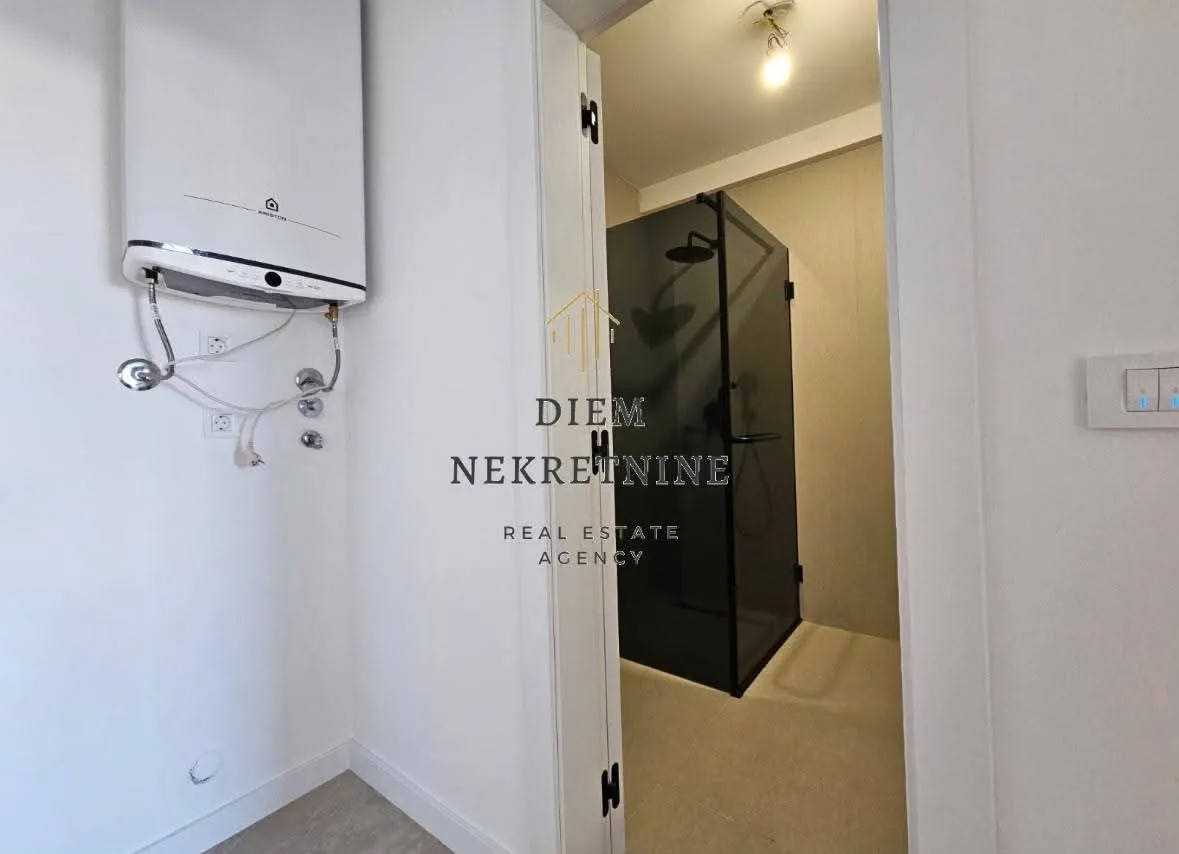 Prodaja, jednosoban stan, 62m², Centar, Bar