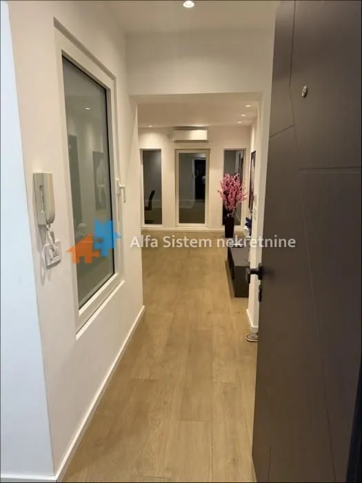 Izdavanje, trosoban stan, 74m², Stari Grad, Beograd