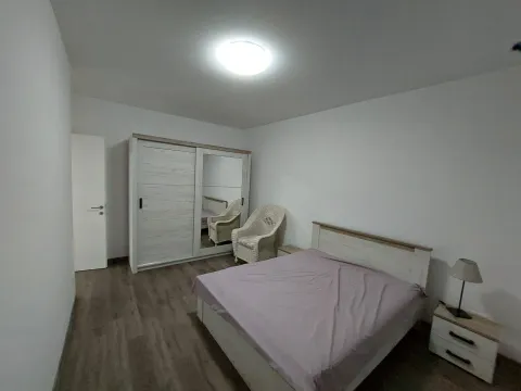 Izdavanje, trosoban stan, 80m², Centar, Loznica - image 4