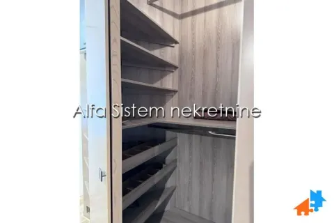 Izdavanje, četvorosoban stan, 150m², Savski Venac, Beograd - image 14