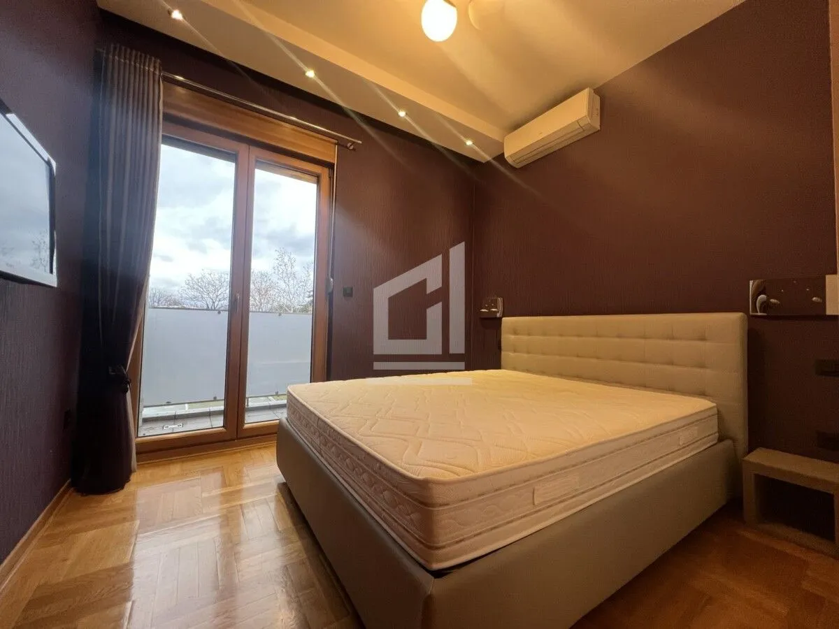 Izdavanje, dvosoban stan, 78m², Momišići, Podgorica