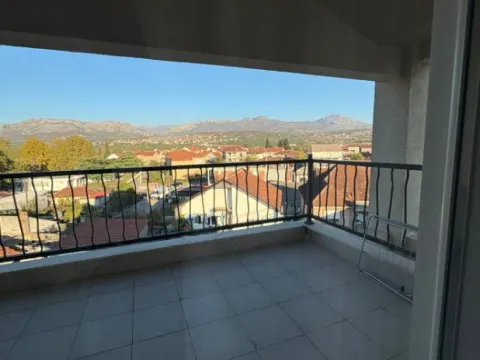 Izdavanje, jednosoban stan, 56m², Stari Aerodrom, Podgorica - image 10
