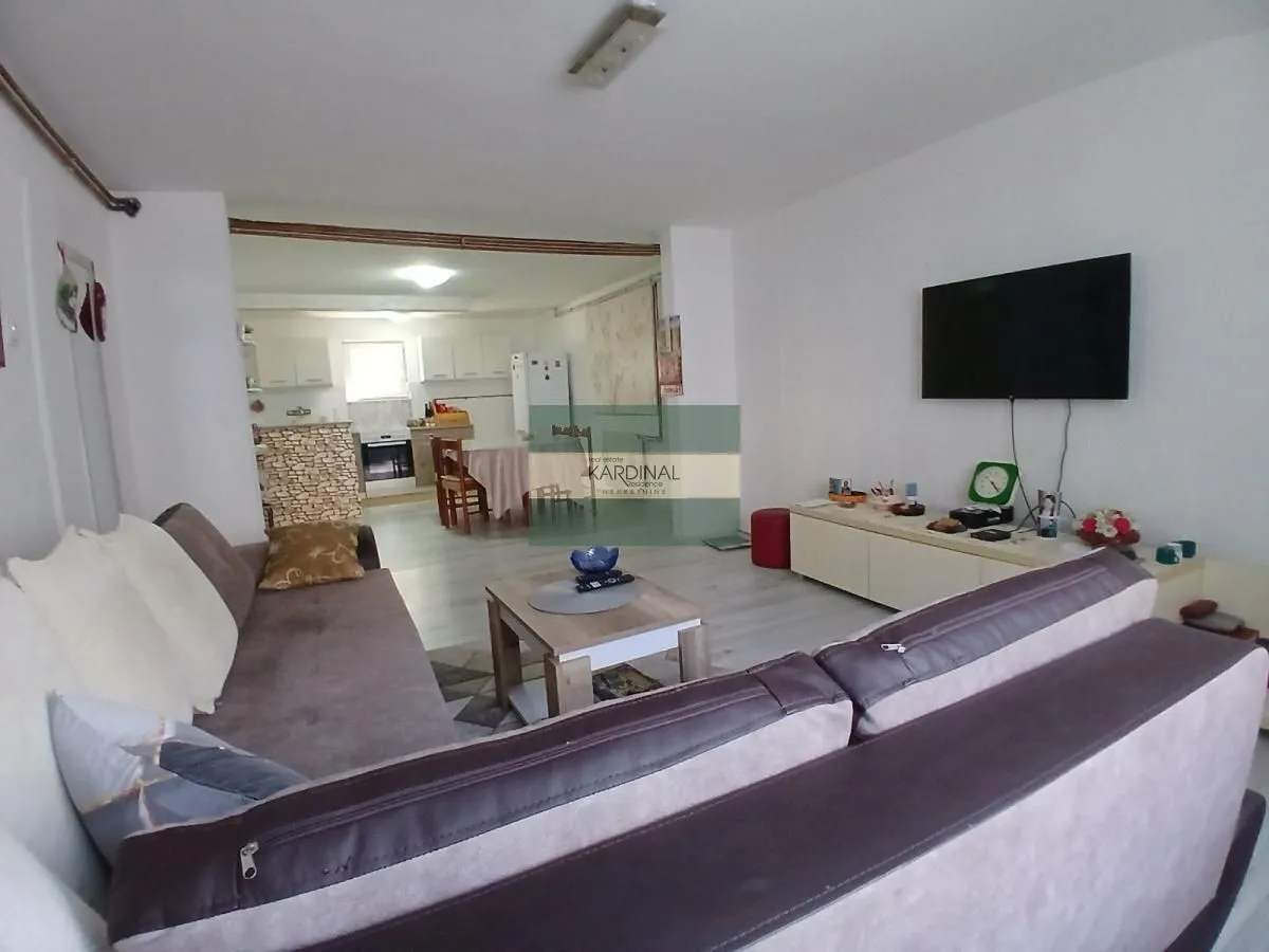 Prodaja, kuća, 226m², Tavrića obori, Jagodina