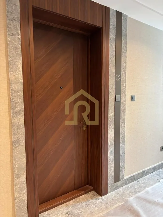 Izdavanje, četvorosoban stan, 143m², Cvetni Trg, Vračar Sve Podlokacije