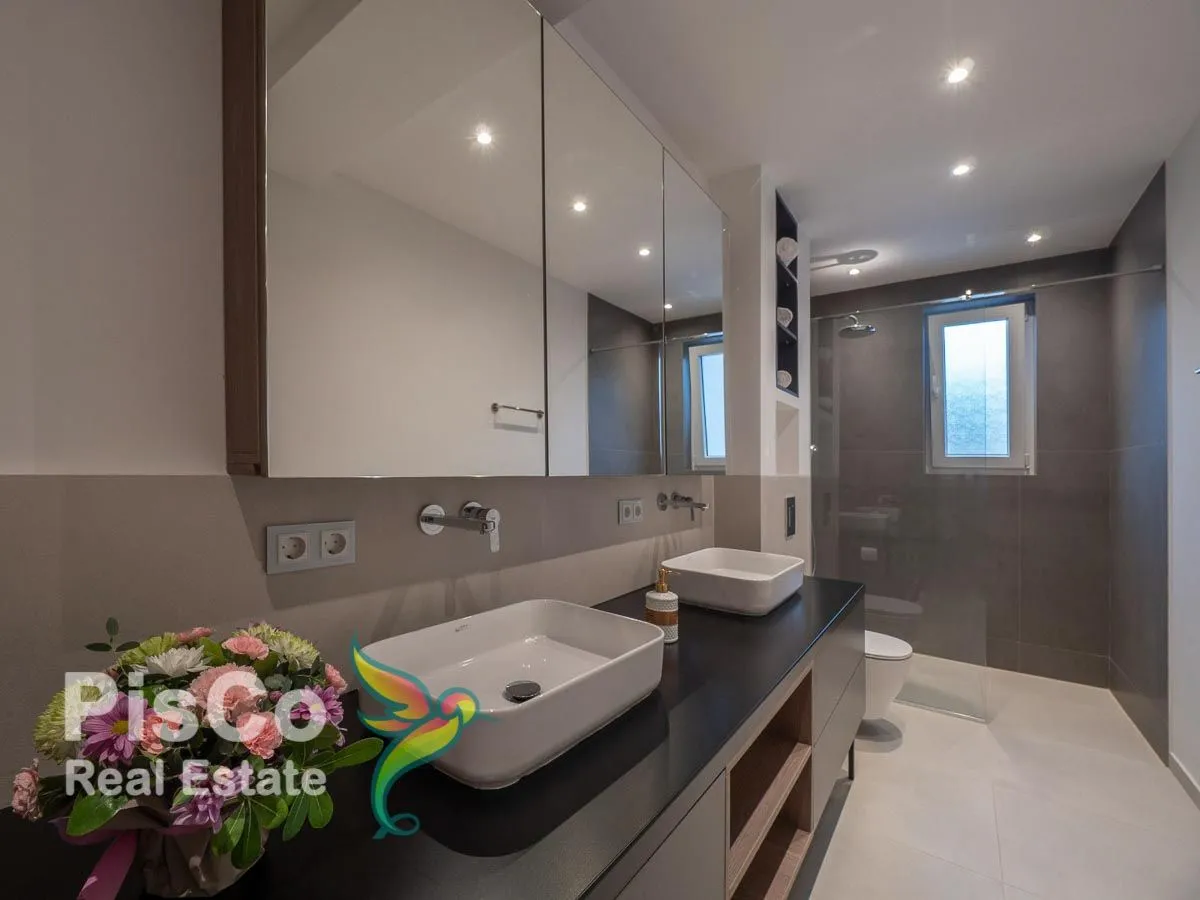 Sale, two bedroom apartment, 140m², Bečići, Budva