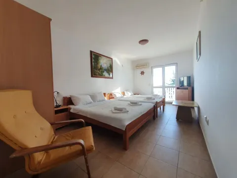 Rent, two bedroom apartment, 59m², Sutomore, Bar - image 4