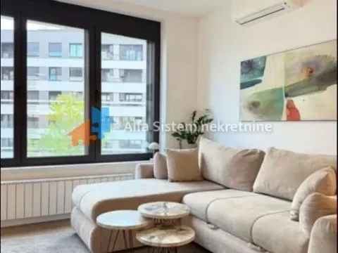 Stan in Novi Beograd Blok 65