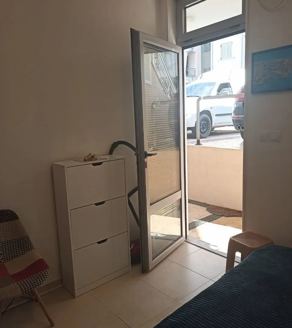 Izdavanje, garsonjera, 27m², Rozino, Budva
