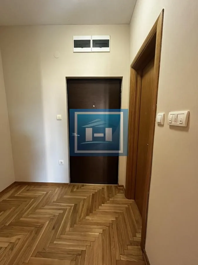 Izdavanje, dvosoban stan, 66m², Centar, Paraćin