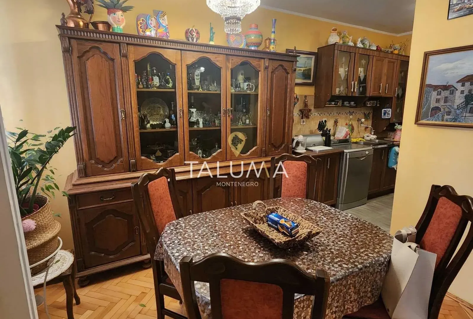 Prodaja, dvosoban stan, 80m², Stara Varoš, Podgorica