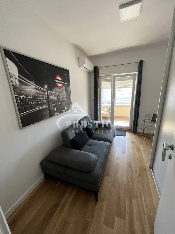 Izdavanje, dvosoban stan, 75m², City Kvart, Podgorica