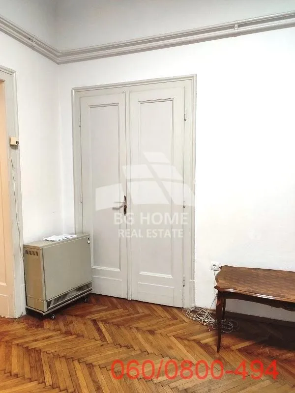 Izdavanje, trosoban stan, 70m², Savski Venac, Beograd