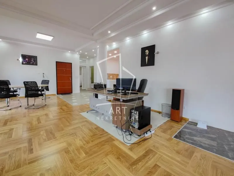 Prodaja, trosoban stan, 157m², Brace Jerković, Voždovac Sve Podlokacije