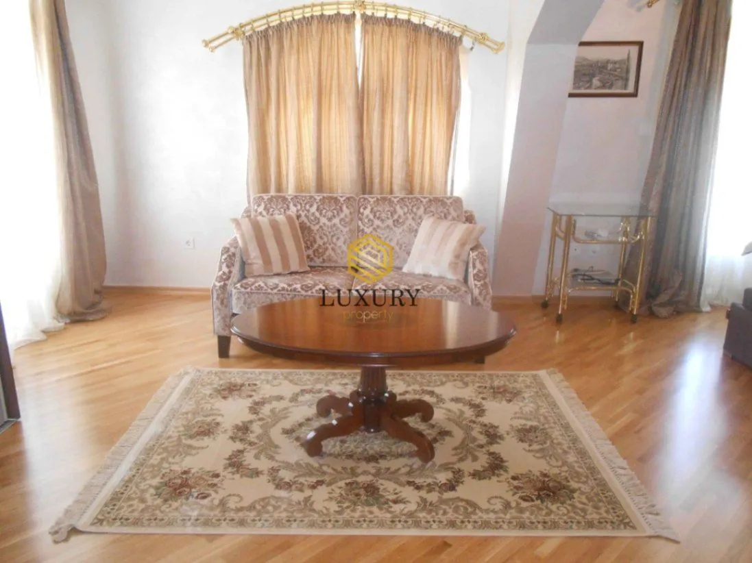 Rent, house, 300m², Zabjelo, Podgorica