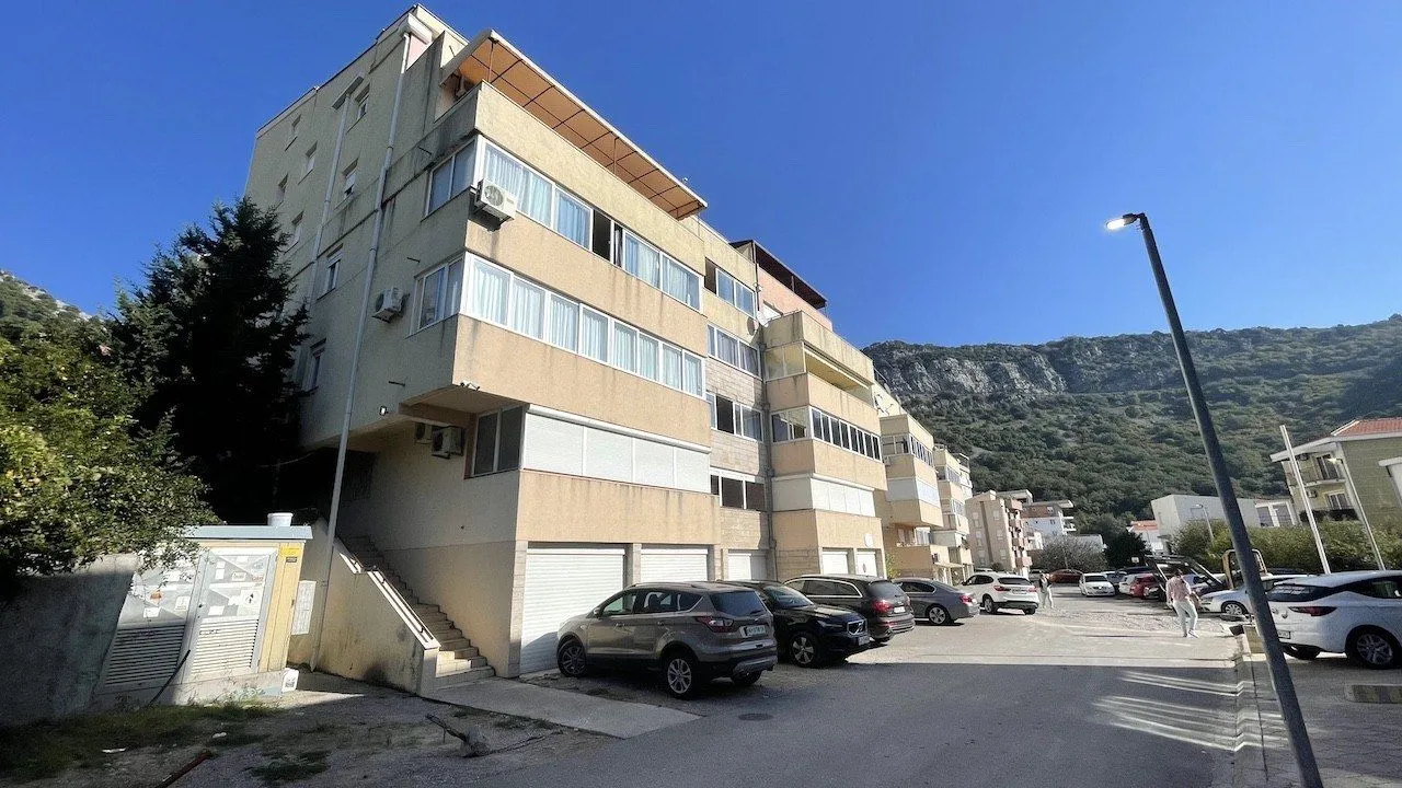 Prodaja, trosoban stan, 138m², Lazi, Budva