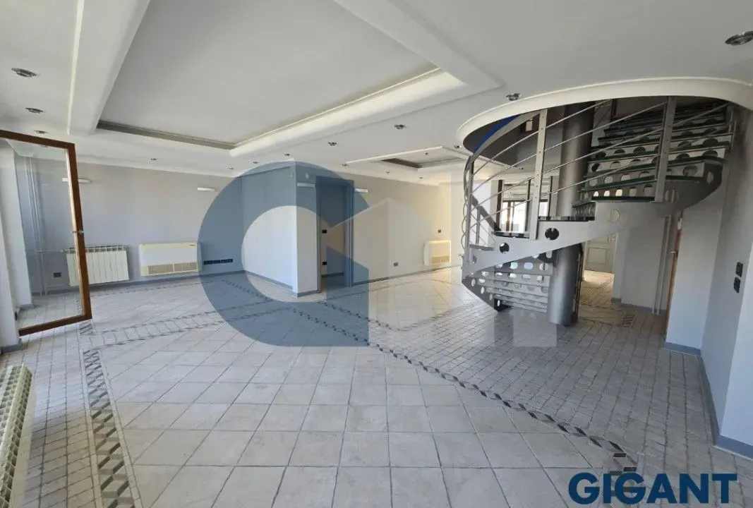 Prodaja, stan, 167m², Vračar, Šid