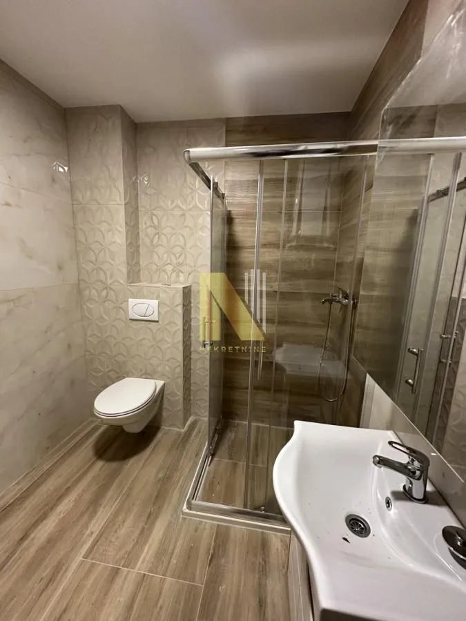 Prodaja, dvosoban stan, 55m², Centar, Inđija