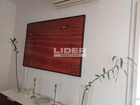 Rent, four bedroom apartment, 100m², Stari Grad, Beograd - image 9