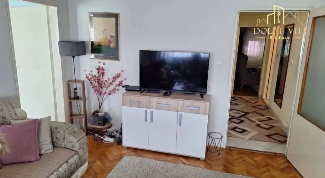 Izdavanje, trosoban stan, 90m², Centar, Podgorica