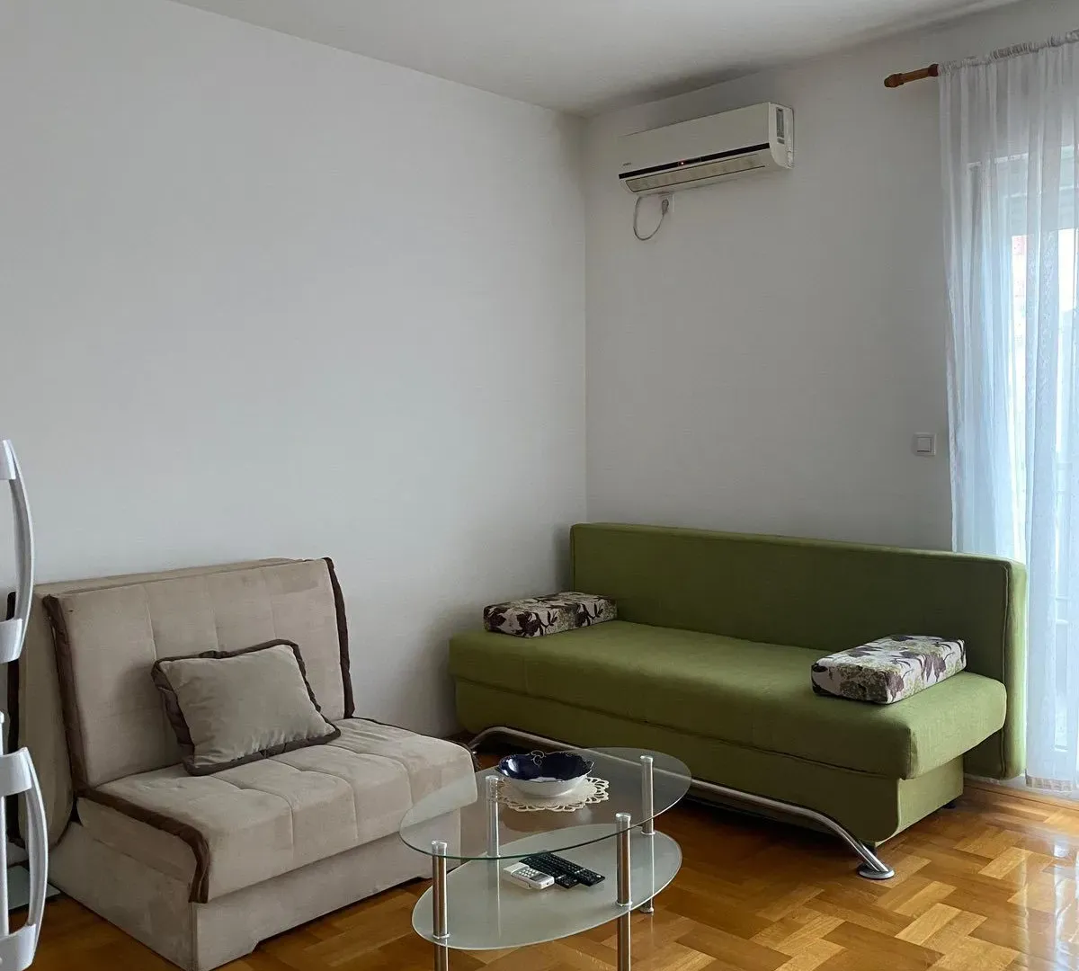 Rent, studio apartment, 29m², Stari Aerodrom, Podgorica