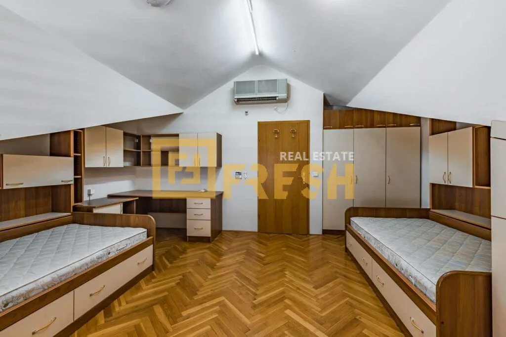 Rent, house, 370m², Zabjelo, Podgorica