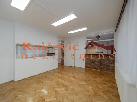 Izdavanje, poslovni prostor, 58m², Kalenić Pijaca, Vračar Sve Podlokacije - image 4