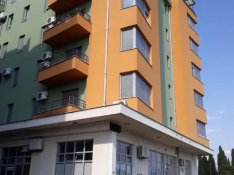 Izdavanje, jednosoban stan, 47m², Krivi Most, Podgorica - image 2