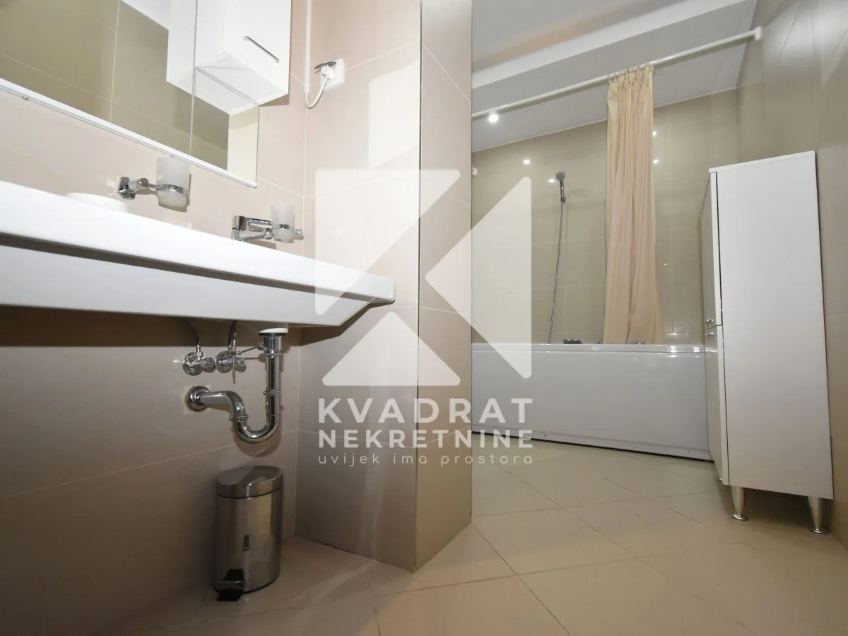 Izdavanje, četvorosoban stan, 230m², Kruševac, Podgorica