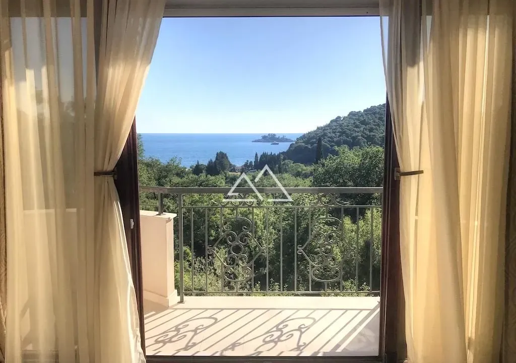 Sale, two bedroom apartment, 86m², Petrovac, Budva