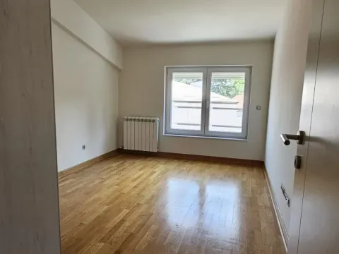 Izdavanje, četvorosoban stan, 157m², Savski Venac, Beograd - image 8