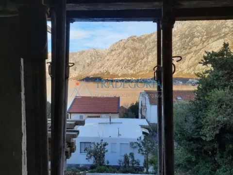 Prodaja, jednosoban stan, 132m², Prčanj, Kotor