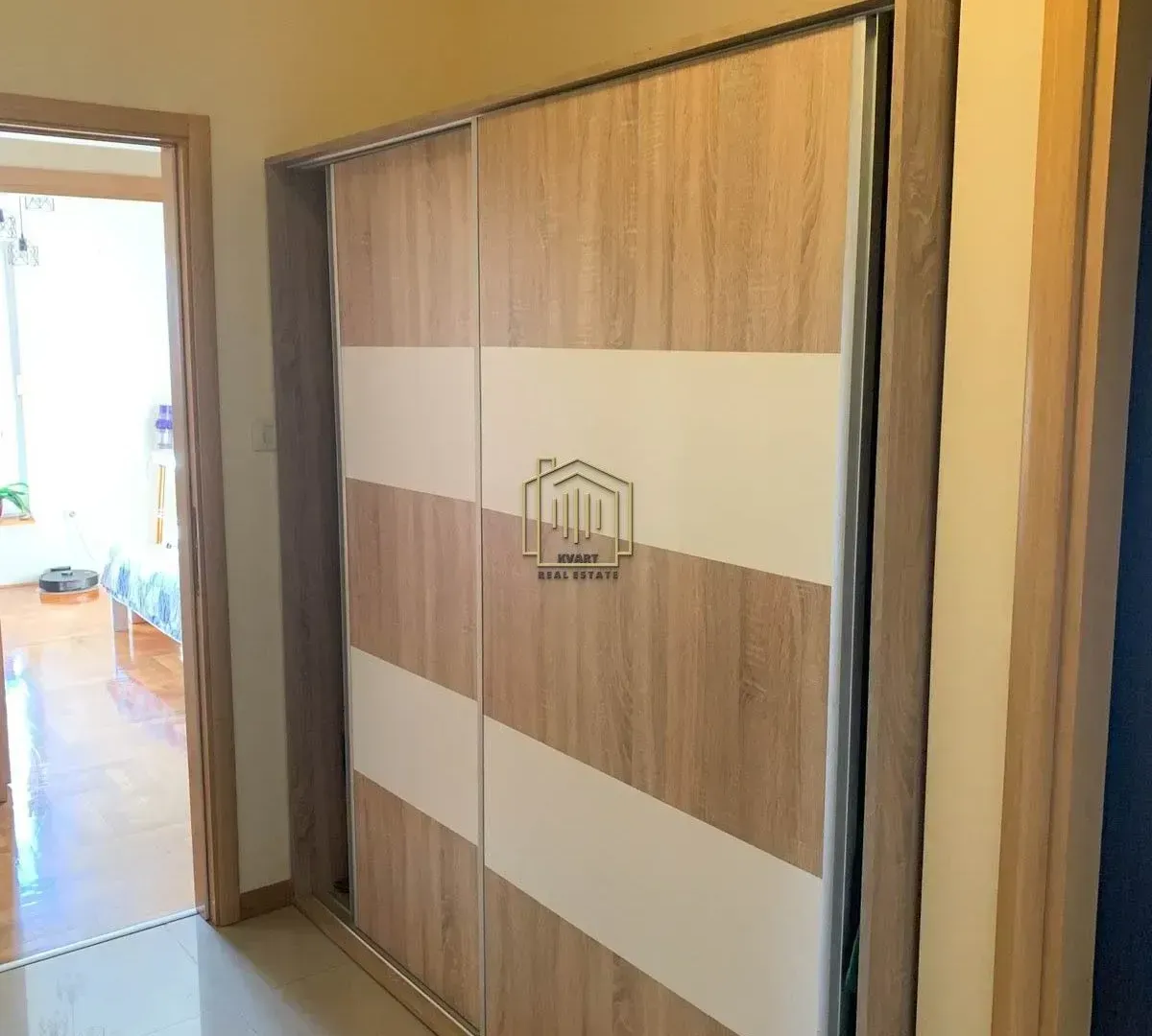 Izdavanje, trosoban stan, 103m², Pobrežje, Podgorica
