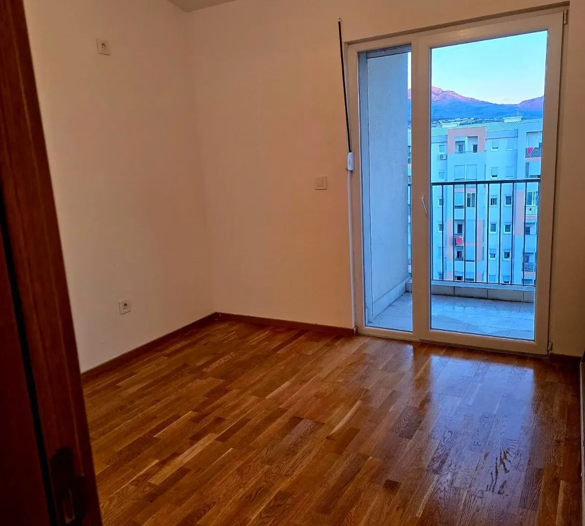 Prodaja, dvosoban stan, 72m², Stari Aerodrom, Podgorica