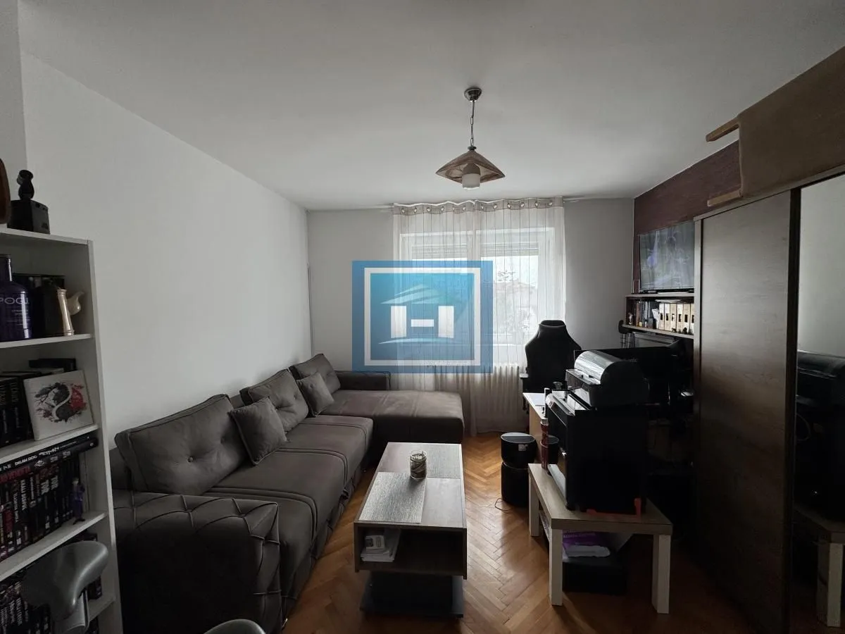 Sale, two bedroom apartment, 56m², Centar, Ćuprija