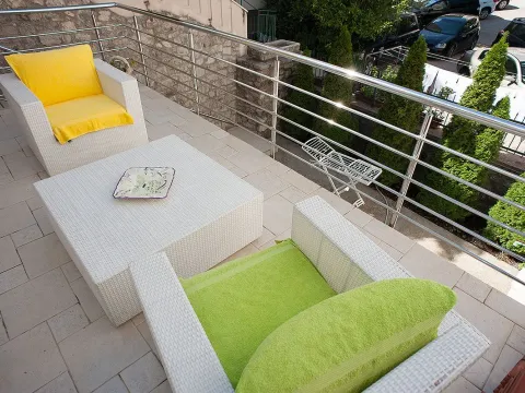 Sale, two bedroom apartment, 63m², Petrovac, Budva - image 5