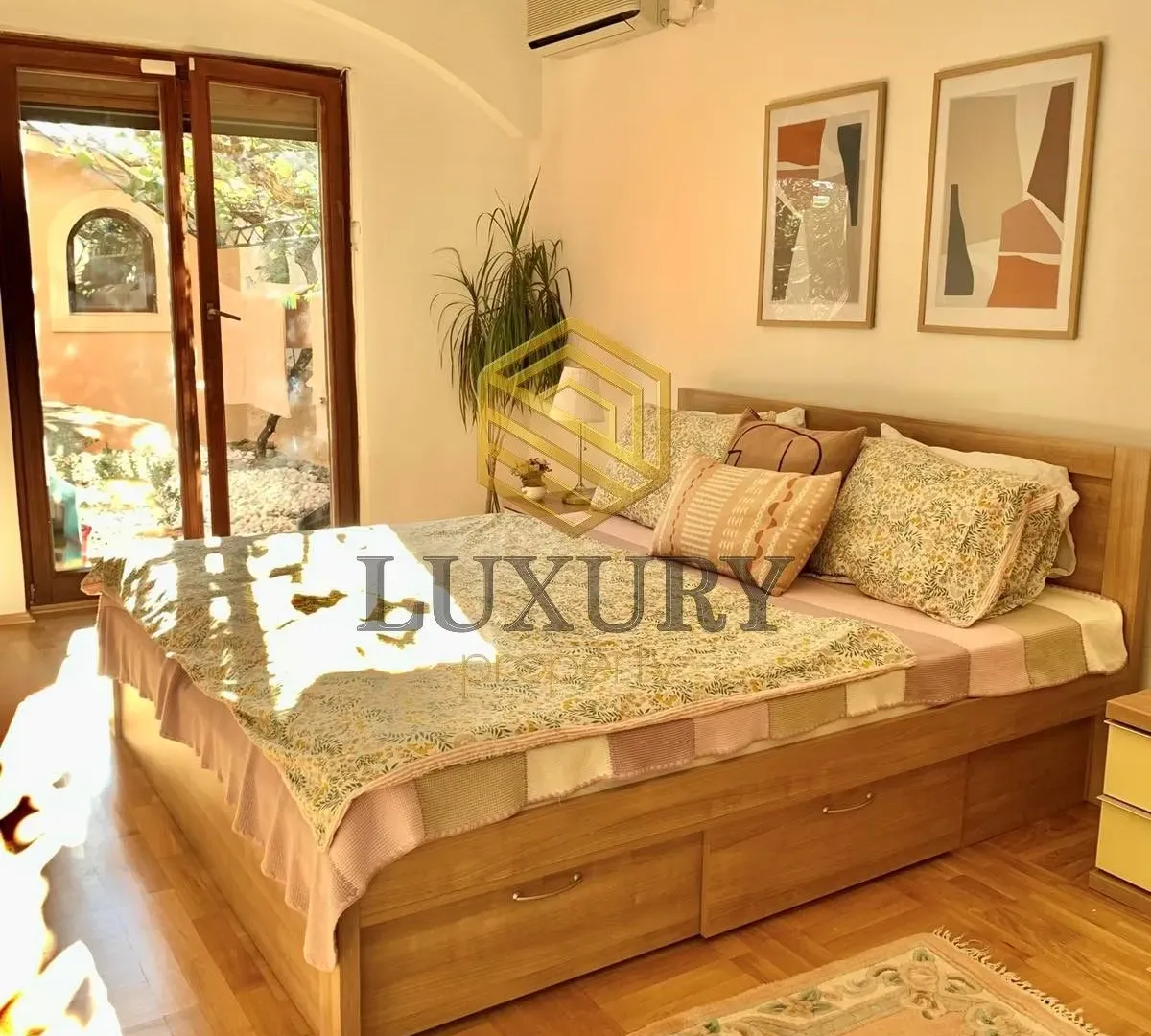 Izdavanje, kuća, 110m², Centar, Podgorica