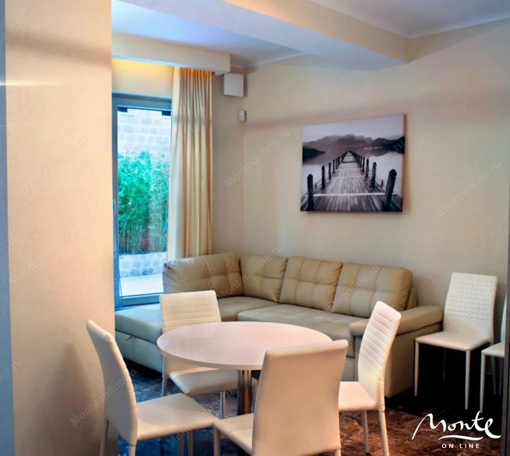 Sale, house, 382m², Stoliv, Kotor