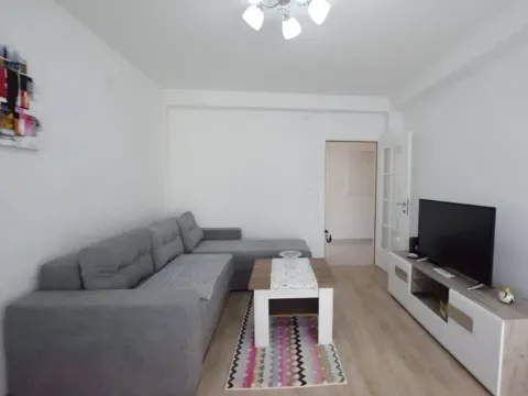 Izdavanje, jednosoban stan, 53m², Centar, Tivat - image 12