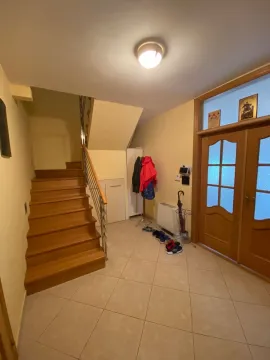 Prodaja, četvorosoban stan, 200m², Preko Morače, Podgorica - image 34