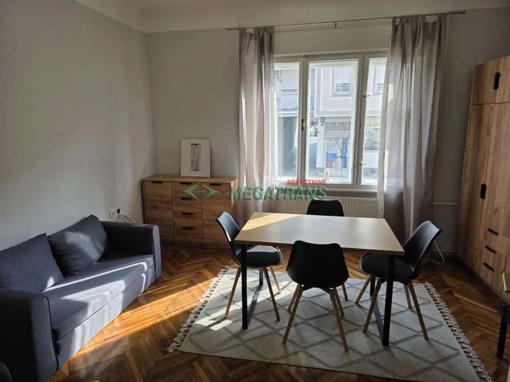 Izdavanje, jednosoban stan, 32m², Centar, Novi Sad