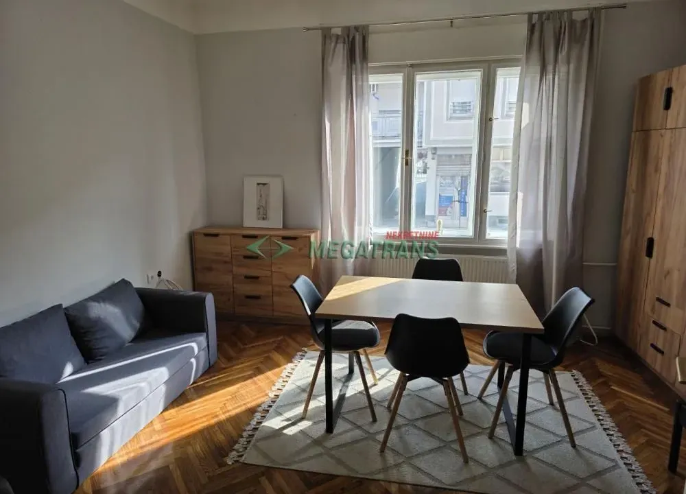 Izdavanje, jednosoban stan, 32m², Centar, Novi Sad
