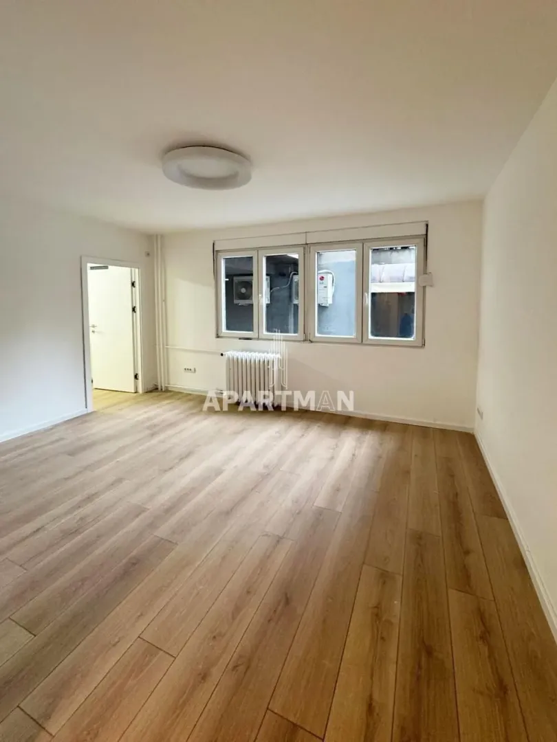 Rent, office space, 34m², Kalenić Pijaca, Vračar Sve Podlokacije