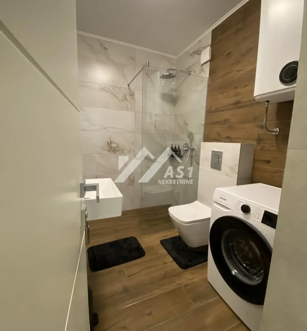 Izdavanje, dvosoban stan, 40m², Sajam, Novi Sad Sve Podlokacije