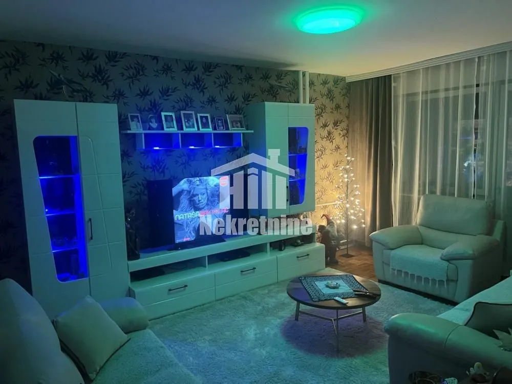 Prodaja, trosoban stan, 77m², Zemun Sve Podlokacije, Beograd