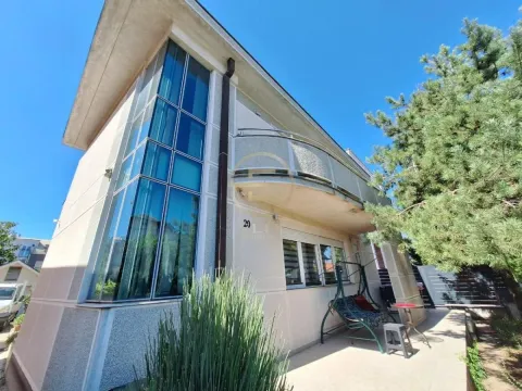 Prodaja, kuća, 253m², Adice, Novi Sad Sve Podlokacije