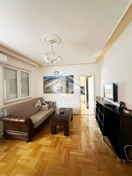 Izdavanje, trosoban stan, 60m², Brace Jerković, Voždovac Sve Podlokacije