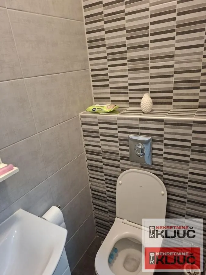 Prodaja, trosoban stan, 70m², Nova Detelinara, Novi Sad Sve Podlokacije
