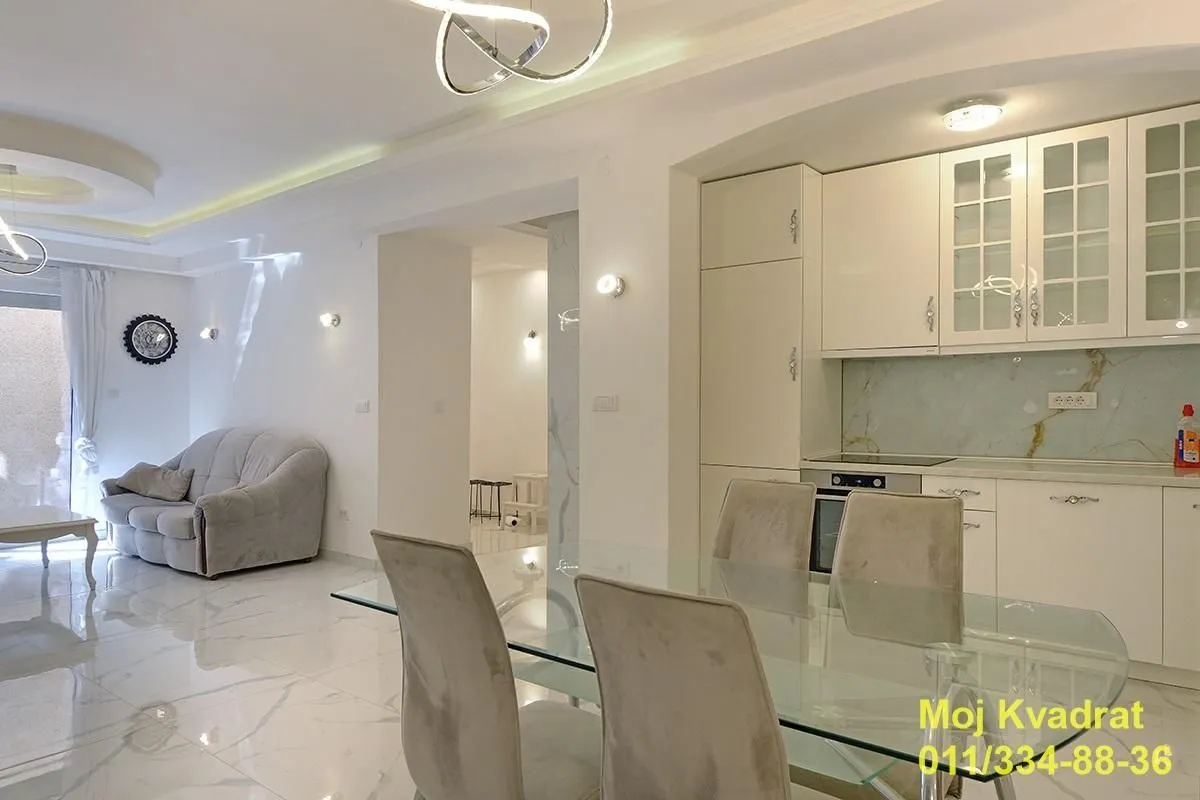 Prodaja, trosoban stan, 80m², Savski Venac, Beograd