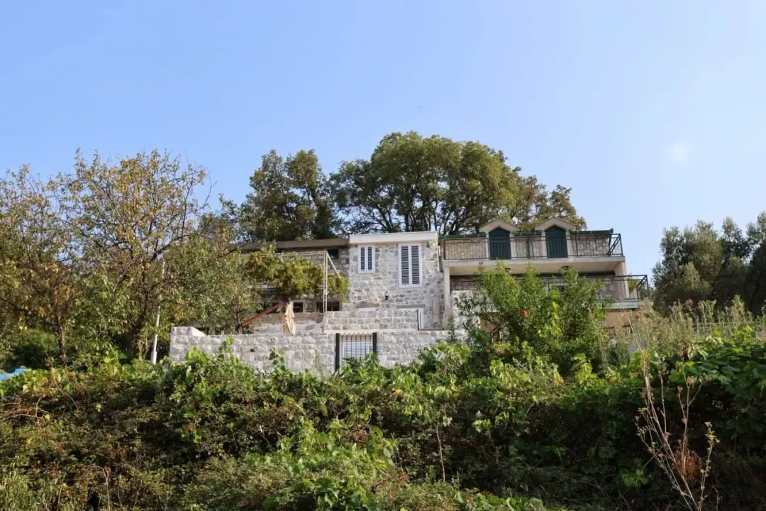 Rent, two bedroom apartment, 120m², Kamenovo, Budva