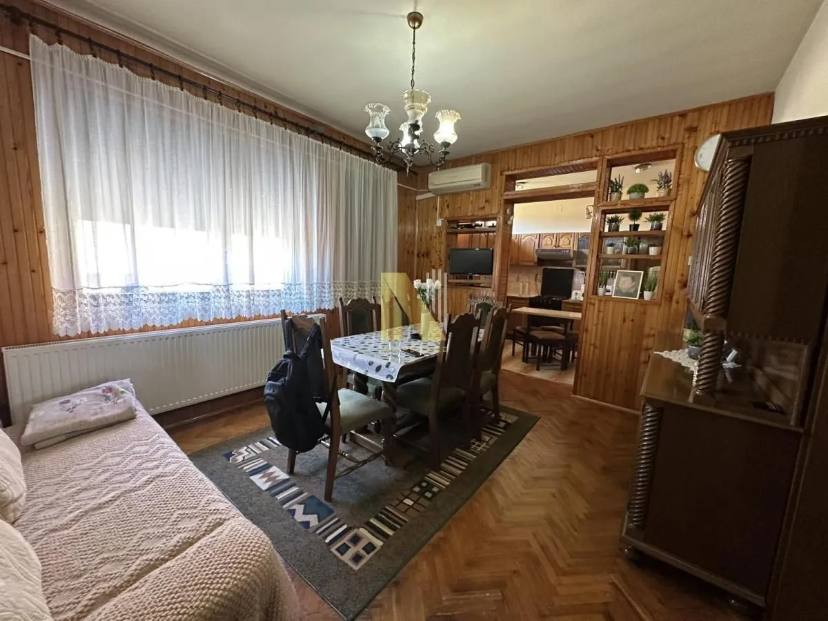 Prodaja, kuća, 175m², Centar, Zrenjanin